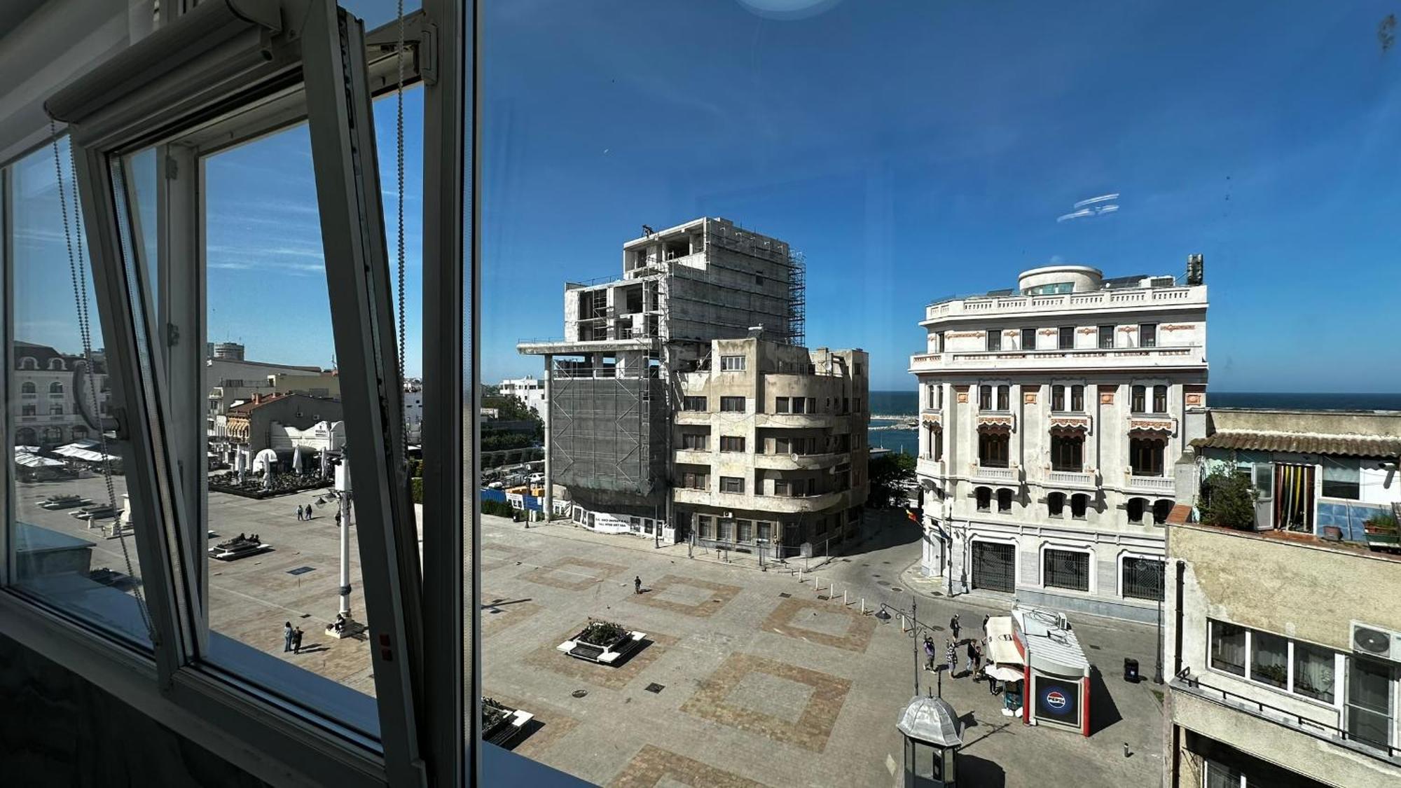 Апартаменты Piata Ovidiu Square Констанца Экстерьер фото